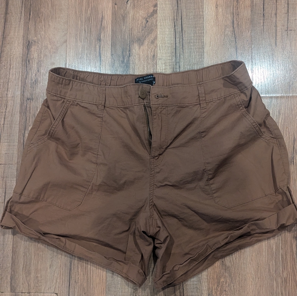 Social Standard by Sanctuary Women's Shorts Khaki L